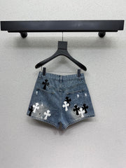 Straight-leg denim shorts with cross pattern