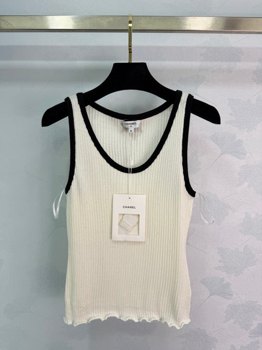 Black and white color-blocked knit vest