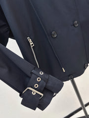 Loose-fitting trench coat