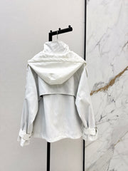 Loose-fitting trench coat