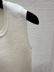 Stylish and elegant knitted vest