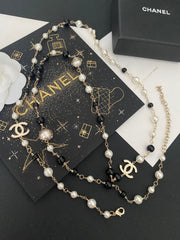 Black and white pearl letter chain sweater necklace