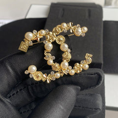 Perfume Bottle Pearl Camellia Crystal Letter Combination Brooch