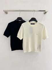 Simple solid color short-sleeved T-shirt