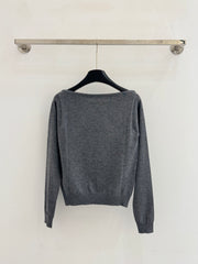 Off-the-shoulder long-sleeved knitwear