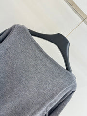 Off-the-shoulder long-sleeved knitwear