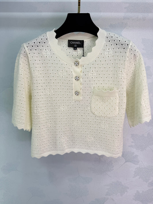 Short-sleeved top with openwork lace trim