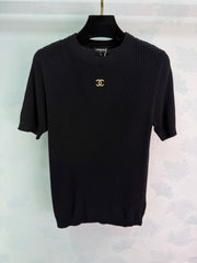 Vertical striped knit short-sleeved top