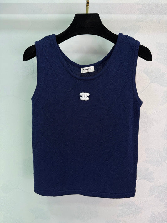 Diamond Pattern Knit vest