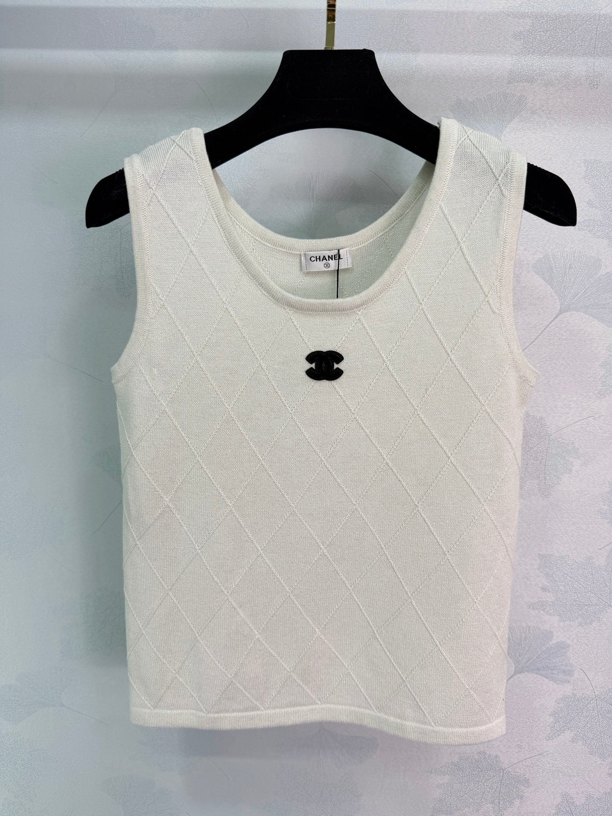 Diamond Pattern Knit vest