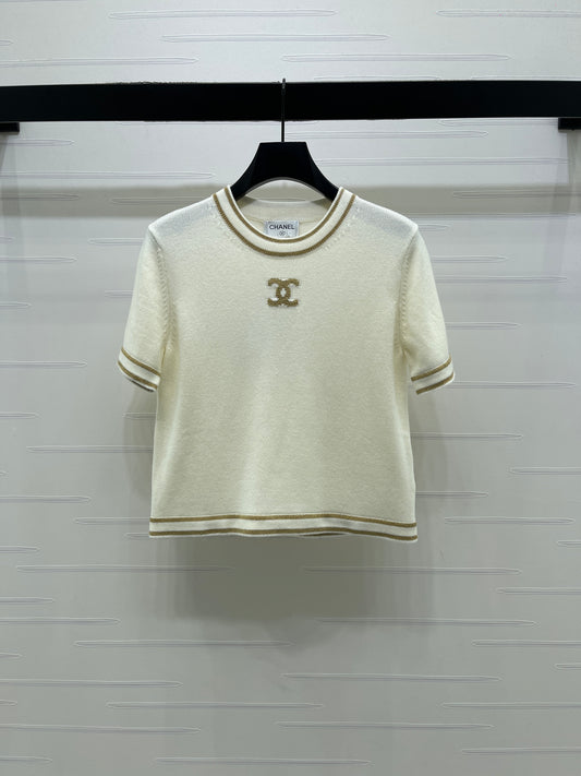 Gold-trimmed Crew Neck Knit Short-Sleeve Top