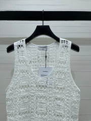 Hollow-out 3D floral knit vest