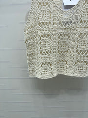 Hollow-out 3D floral knit vest