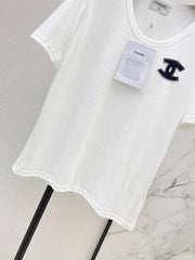 White crew neck short-sleeved T-shirt