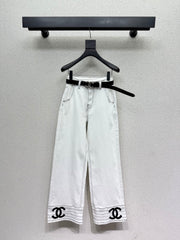 Straight-leg wide-leg jeans