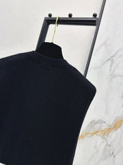 Color-blocked V-neck knit vest