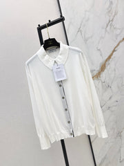 Color-blocked placket design with a turn-down collar
