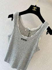 Color-blocked V-neck knit vest