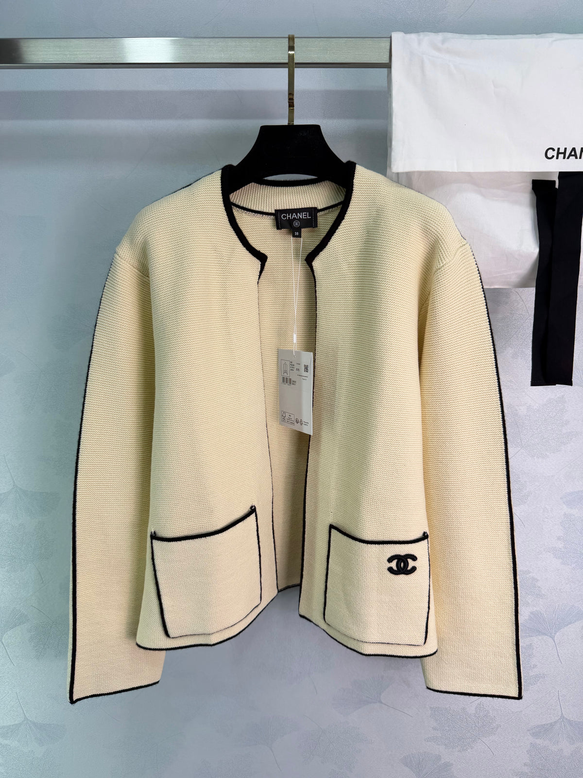 Embroidered Knit Cardigan