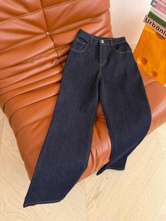 Jeans with a Twist-Lock Metal Buckle Design