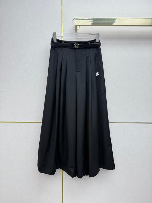 Pleated wide-leg pants