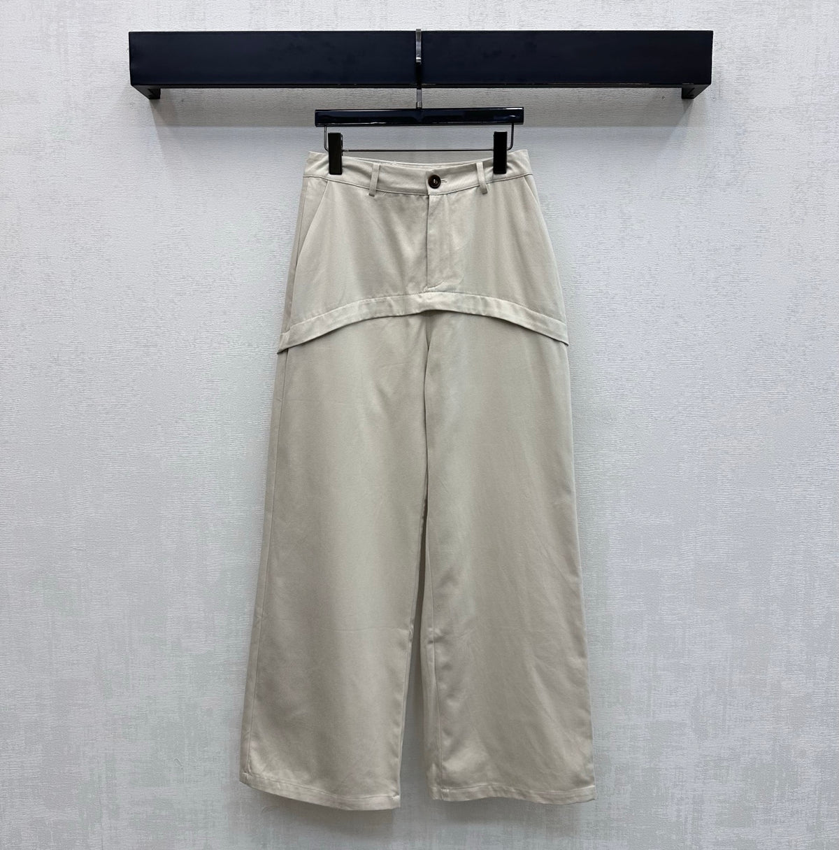Straight-leg jeans