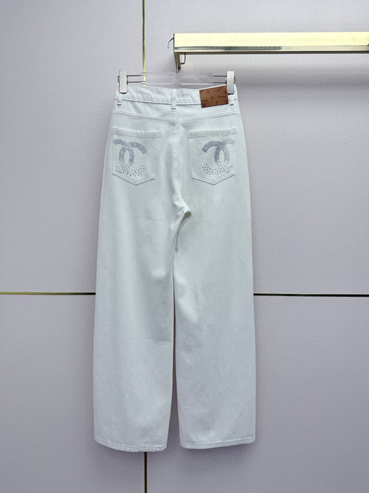 Back pocket rhinestone jeans