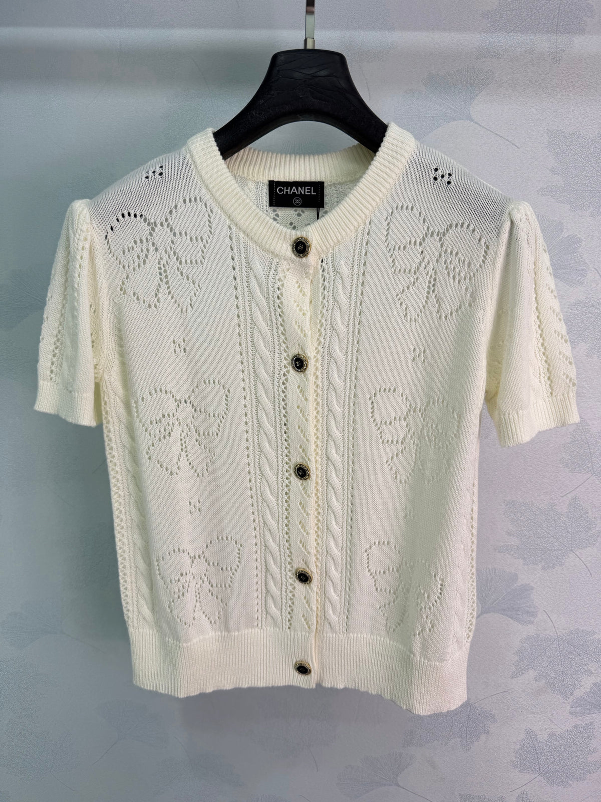 Short-sleeved knit cardigan