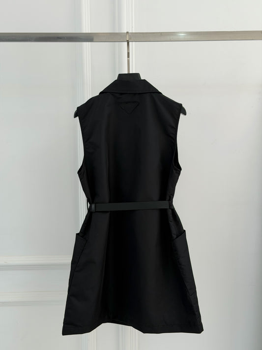 Sleeveless workwear dress