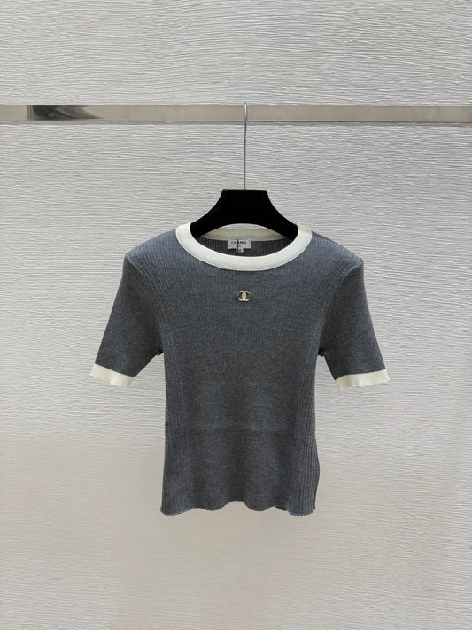 Color-blocked minimalist round neck knit short-sleeved top