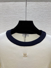 Color-blocked minimalist round neck knit short-sleeved top