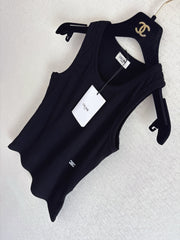 sleeveless knitwear