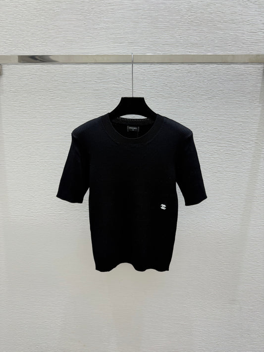 simple round neck knit short-sleeved top
