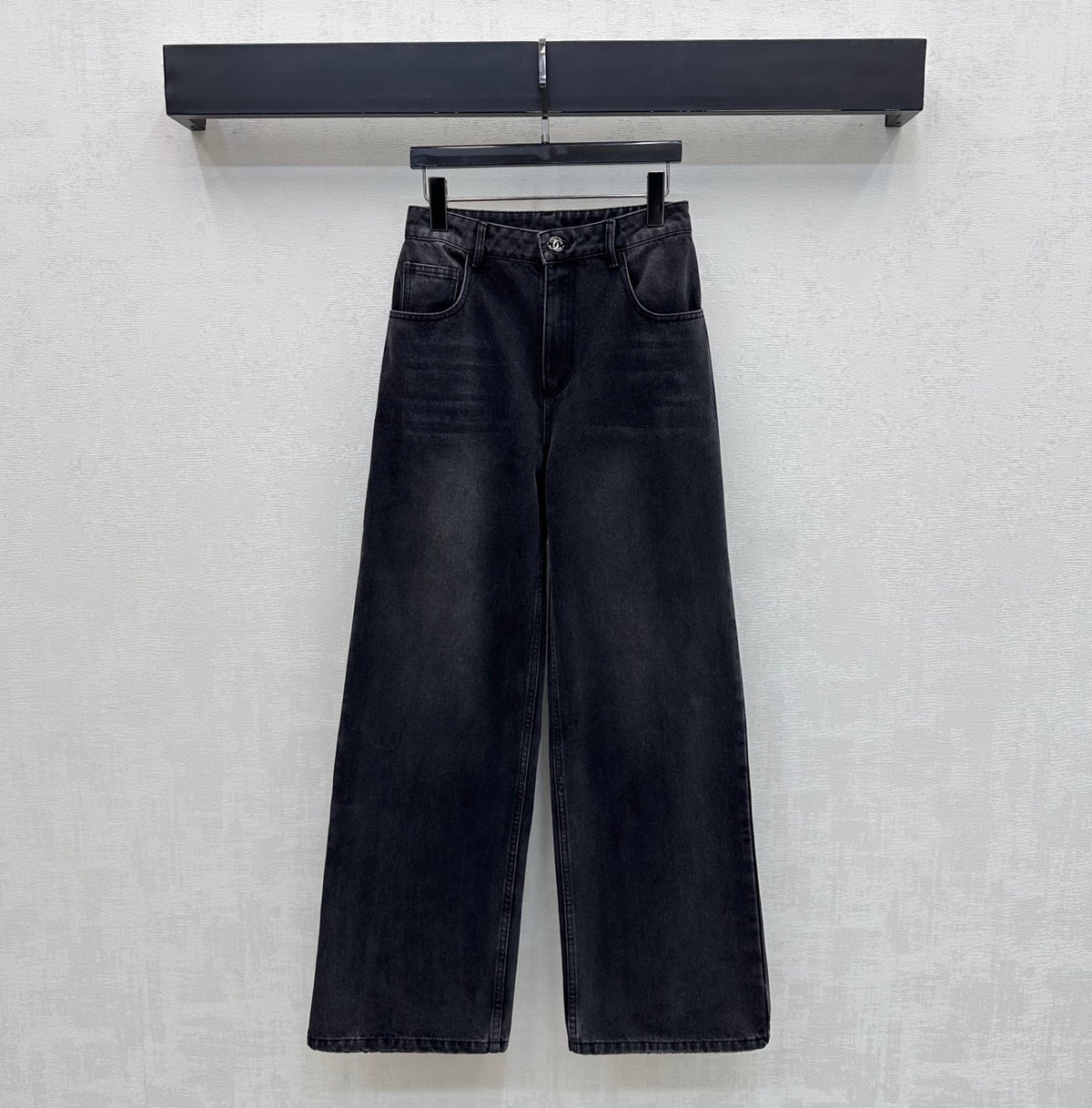 Letter-buttoned wide-leg denim trousers