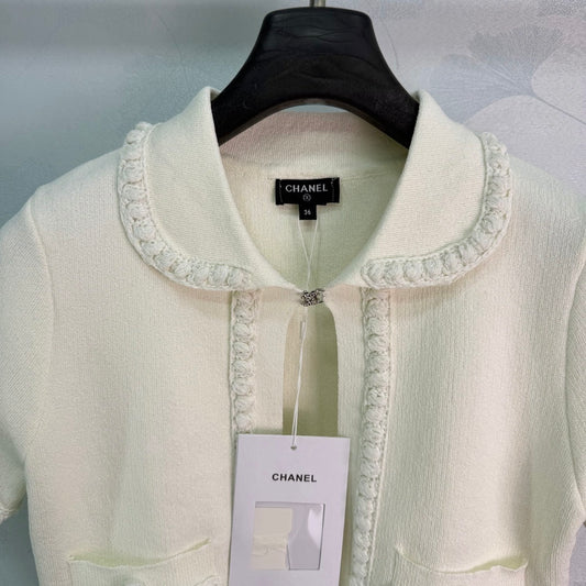 White Short-Sleeved Jacket