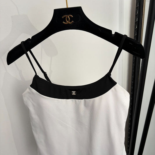 Black and white color-block halter one-piece swimsuit