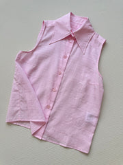 Minimalist French-style sleeveless shirt