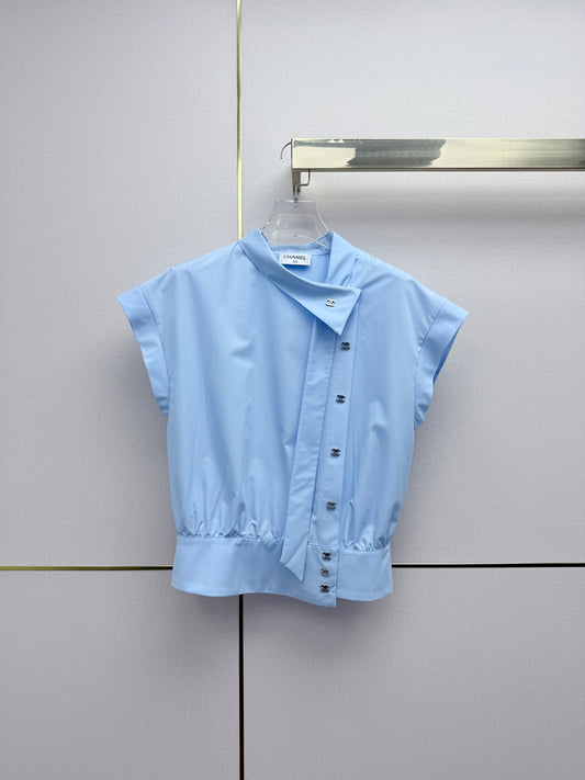 Stand-collar top