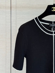 Short-sleeved knit top
