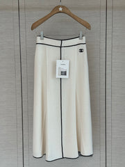 Short-sleeved knit top