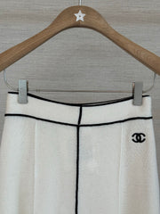 Short-sleeved knit top