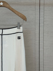 Short-sleeved knit top
