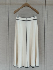 Short-sleeved knit top