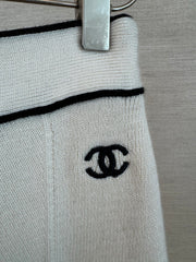 Short-sleeved knit top