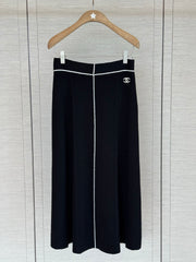 Short-sleeved knit top