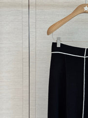 Short-sleeved knit top