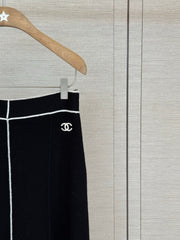 Short-sleeved knit top