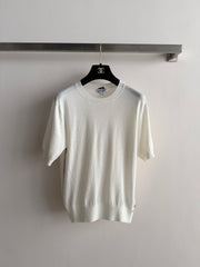 Short-sleeved knit top