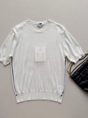 Short-sleeved knit top