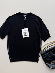 Short-sleeved knit top